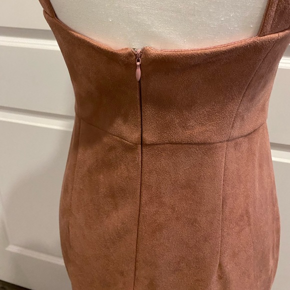 🤡BOGO🤡 L’ATISTE Faux Suede Dusty Rose Strap Dress - Womens M, Excellent - Picture 4 of 10